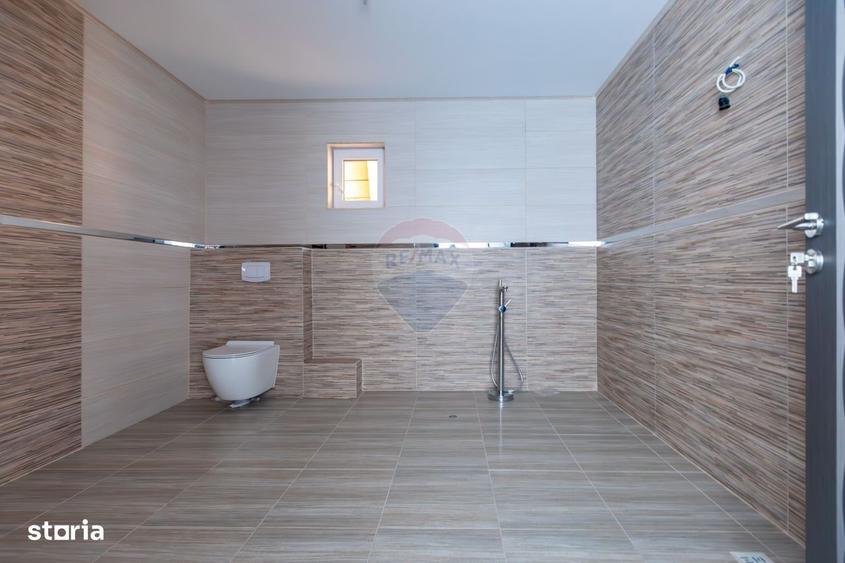 Casă cu 4 camere cu Teren 1000 Mp în Sărata