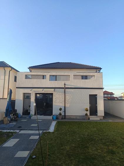 Casă cu Teren 350 Mp în Central