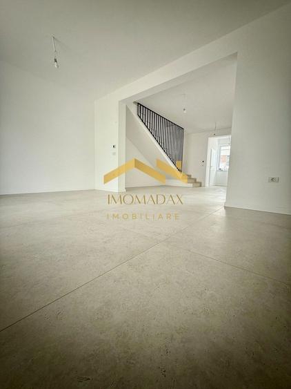 Duplex cu 4 camere cu Canalizare în Bucovăț (Remetea Mare)