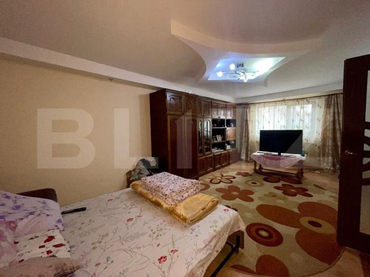 Casă individuală cu 8 camere cu Garaj în Miroslava