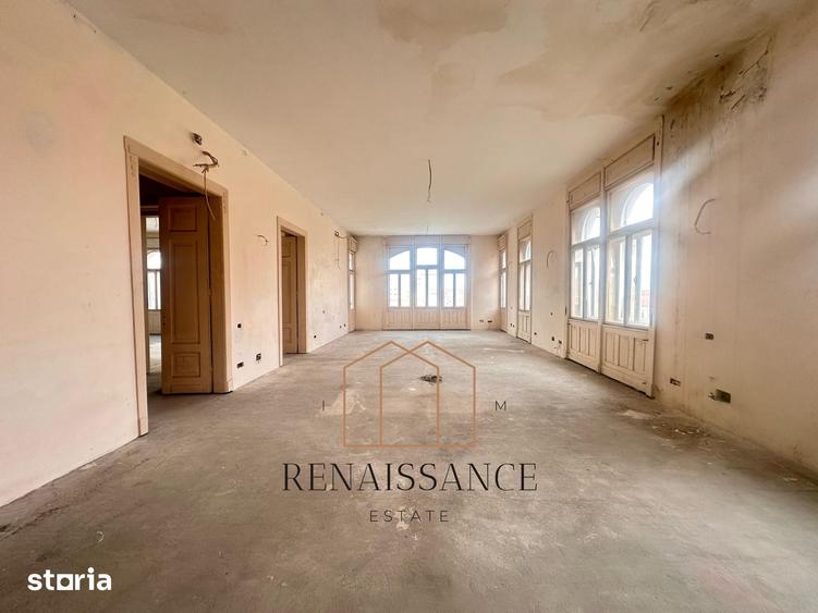 Apartament cu 7 camere în P-ța Unirii