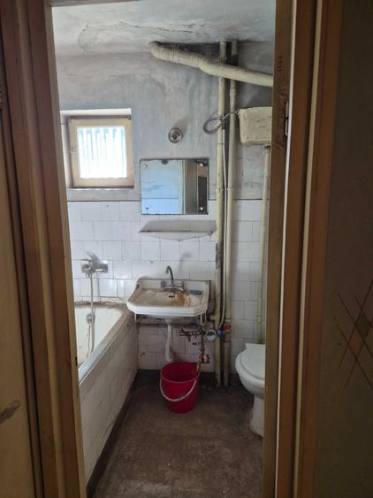 Apartament cu 2 camere semidecomandat în Romanilor