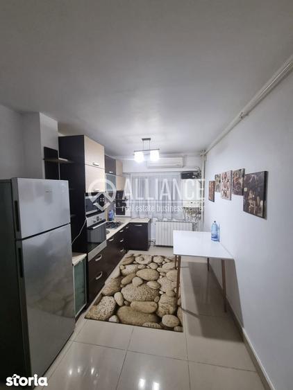 Apartament cu 2 camere decomandat, mobilat în Casa de Cultură