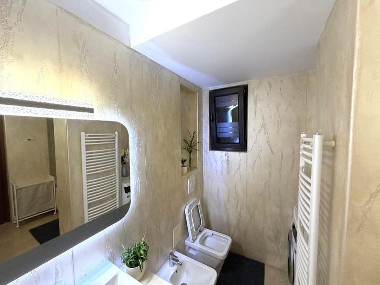 Apartament cu 3 camere decomandat, mobilat în Barbu Văcărescu