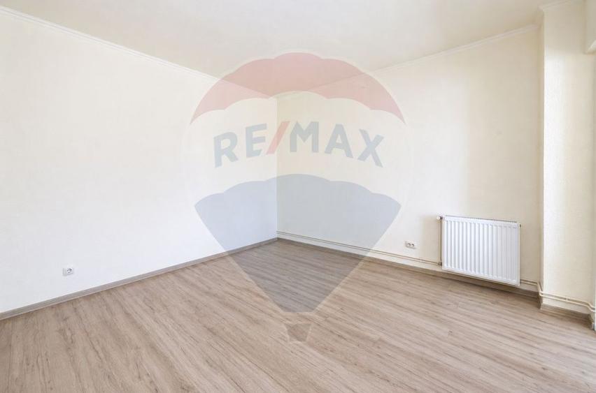 Apartament cu 4 camere de vânzare în zona Centrul Civic - 15