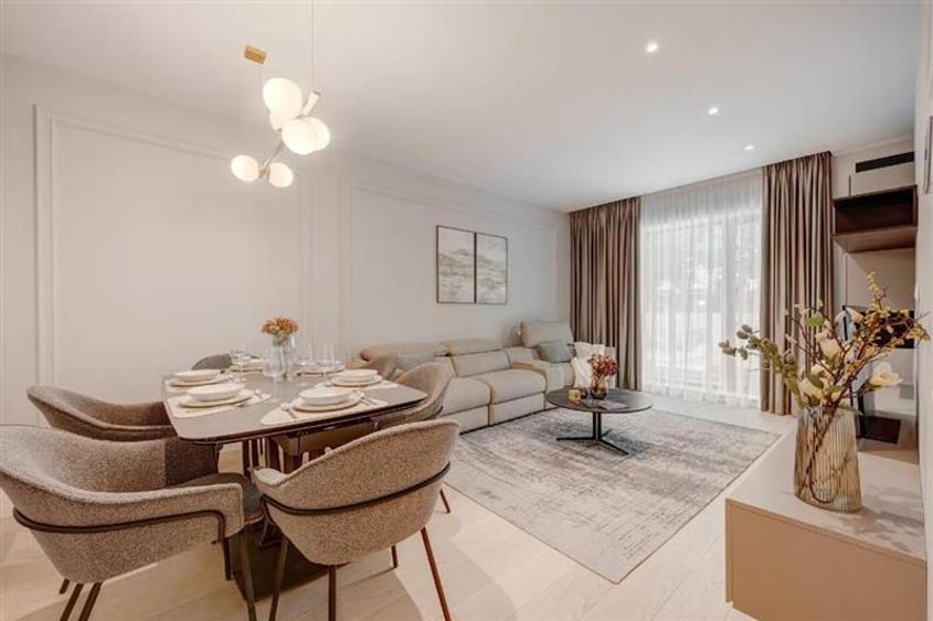 Apartament cu 4 camere decomandat, mobilat în Aviației