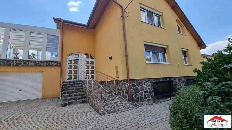 Casă cu 7 camere cu Teren 1717 Mp în Bercu Roșu