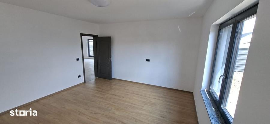 Casă cu 3 camere cu Teren 410 Mp în Șerbănești