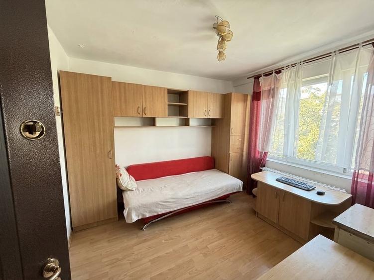 Garsonieră decomandată în Complex Studențesc