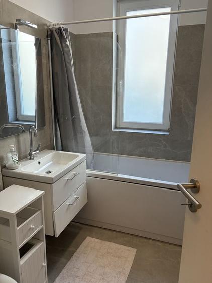 Apartament cu 3 camere decomandat în Dumbrăvița