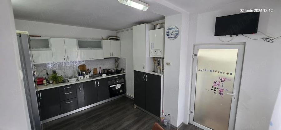 Casă cu Teren 577 Mp în Aninoasa