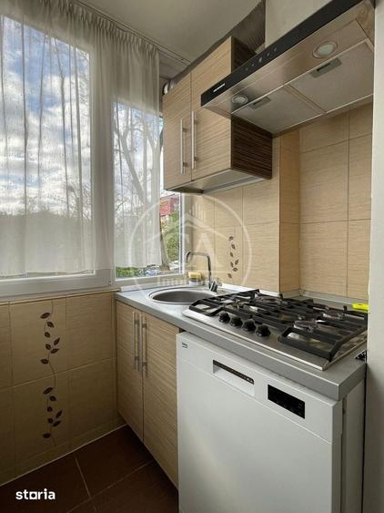 Apartament cu 3 camere decomandat în Rogerius