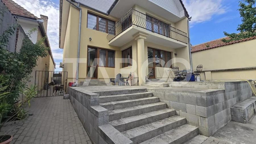 Casă cu 5 camere cu Teren 612 Mp în Central