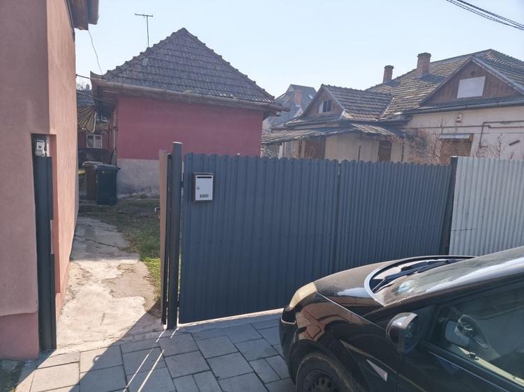 Casă cu 4 camere cu Teren 300 Mp în Gheorghe Doja