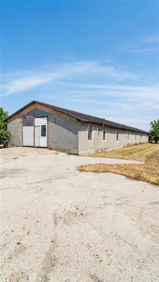Spațiu industrial, de 450 mp, în Nojorid