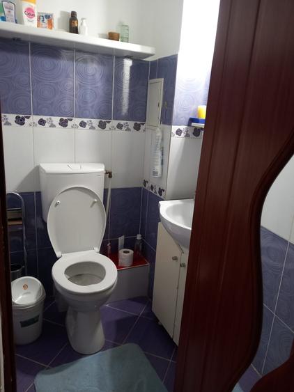 Apartament cu 3 camere, mobilat în Est