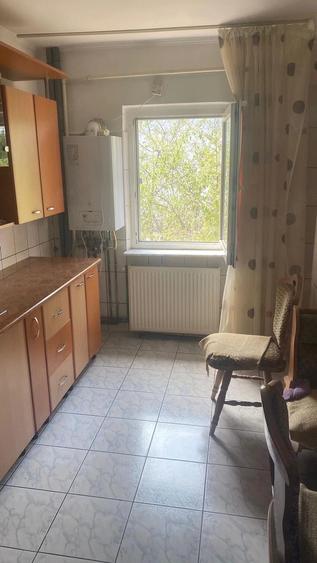 Apartament cu 2 camere semidecomandat în Prundu