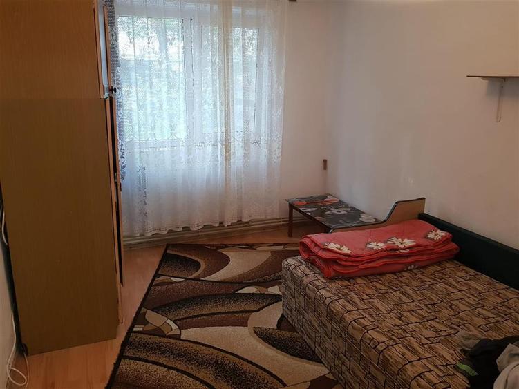 Apartament cu 2 camere semidecomandat în Hipodrom