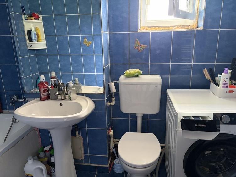 Apartament cu 2 camere decomandat în 1 Decembrie