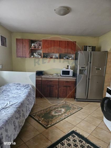 Casă cu 5 camere cu Teren 1497 Mp în Sarasău