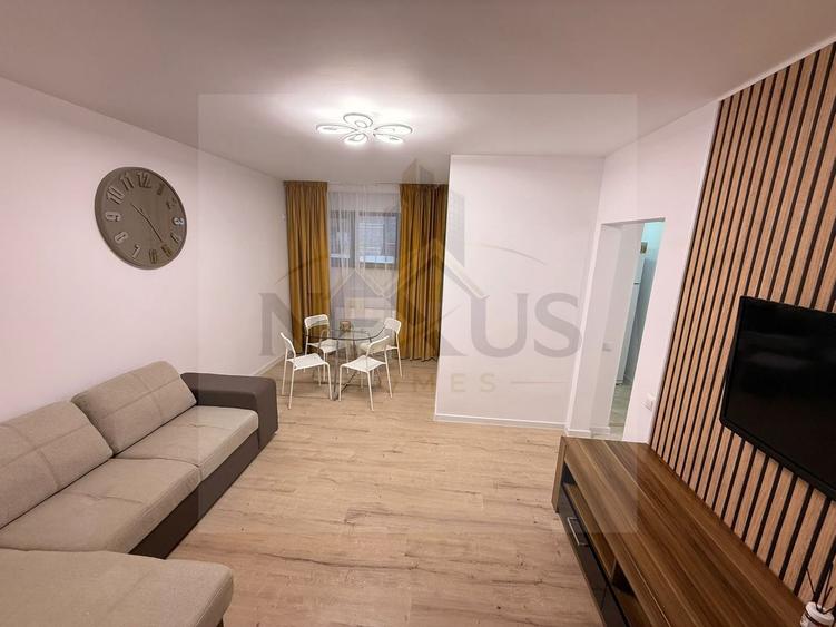 Apartament cu 2 camere semidecomandat, mobilat în Sud