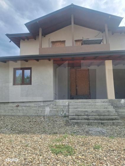Casă cu 7 camere cu Teren 1000 Mp în Central