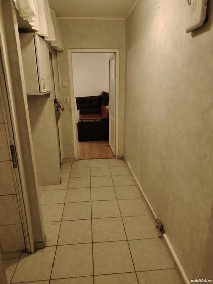 Apartament cu 3 camere semidecomandat în Central