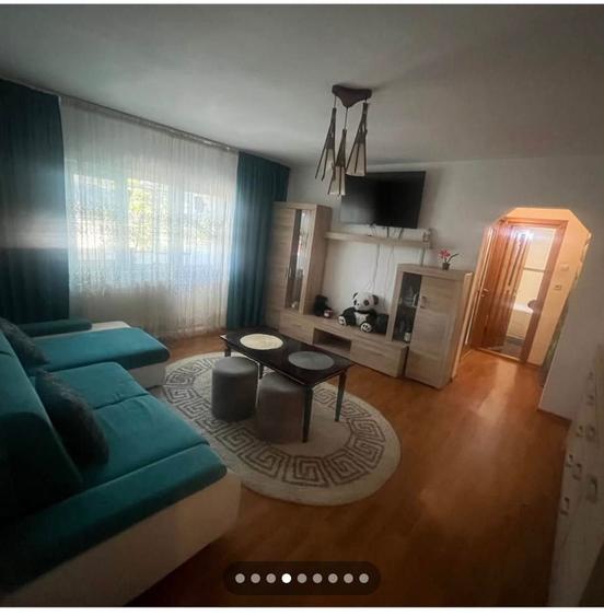 Apartament cu 2 camere nedecomandat în Piața
