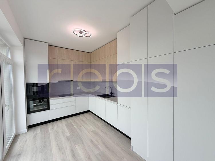 Apartament cu 3 camere, mobilat în Central