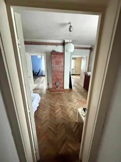 Apartament cu 3 camere semidecomandat în Domenii