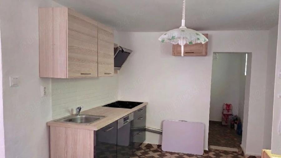 Casă cu Teren 2000 Mp în Ferendia
