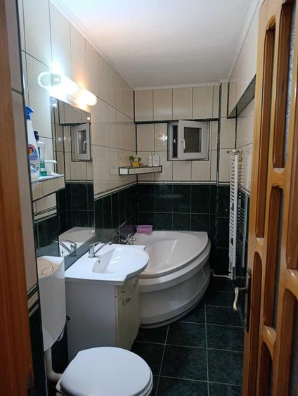 Inchiriez apartament 2 camere, decomandat, cartier Zamca ( in spatele Colegiului Mihai Eminescu ). - 5