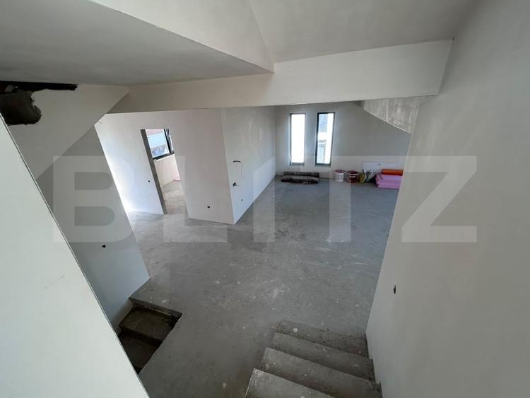 Casă individuală cu 5 camere cu Canalizare în Exterior Est