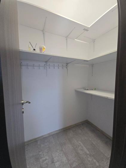 Apartament cu 3 camere decomandat în Dobroești