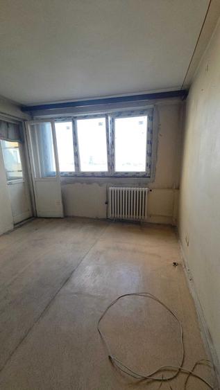 Apartament cu 2 camere semidecomandat în Colentina