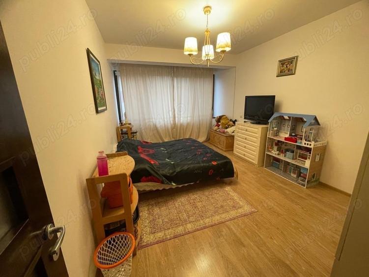 Casă cu 5 camere în Lazu