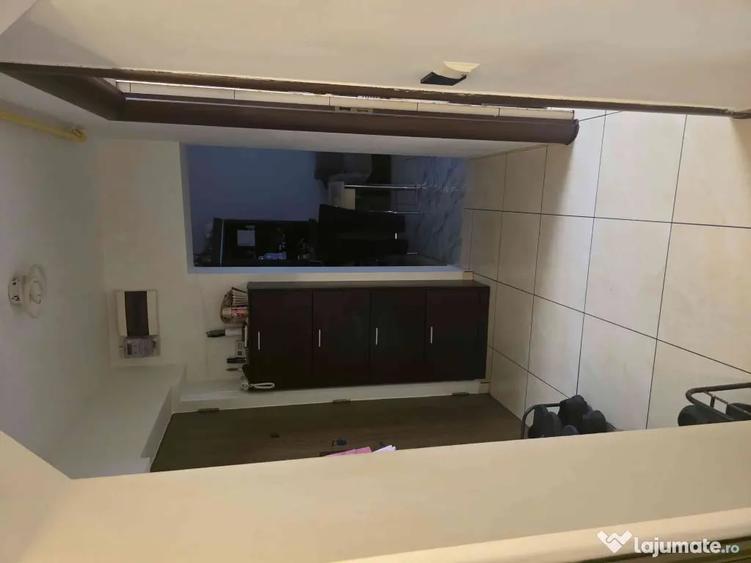 Apartament cu 3 camere decomandat în Titulescu