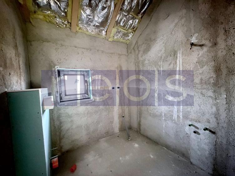 Casă individuală cu 5 camere cu Canalizare în Central
