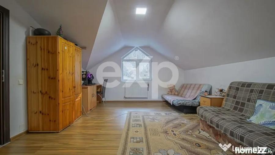 Casă cu 7 camere cu Teren 698 Mp în Dâmbul Morii
