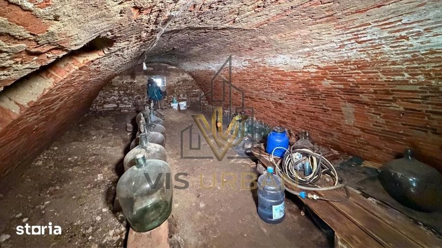 Casă cu 5 camere cu Teren 2530 Mp în Central