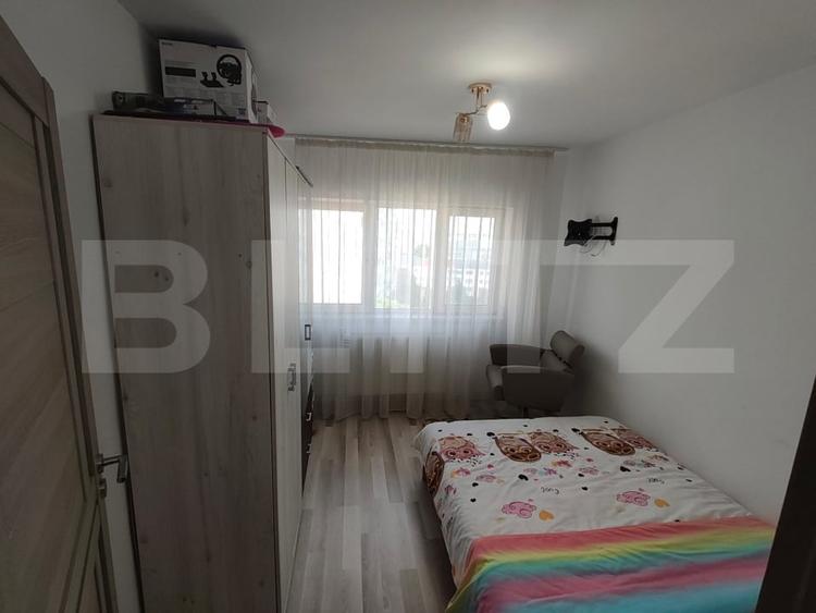 Apartament cu 3 camere decomandat, mobilat în Micro 6