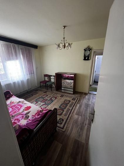 Apartament cu 2 camere semidecomandat în Oltenița