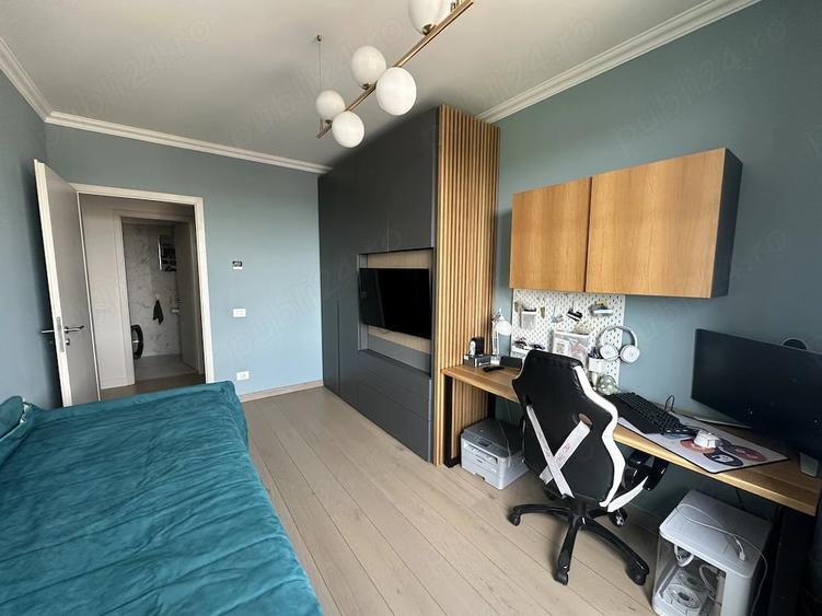 Apartament cu 3 camere decomandat, mobilat în Central