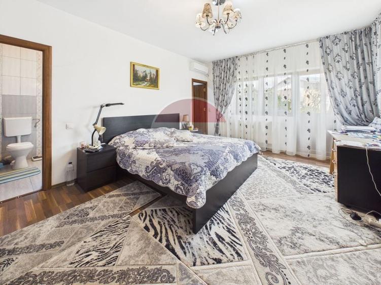 Casă individuală cu 4 camere cu Teren 619 Mp în Central