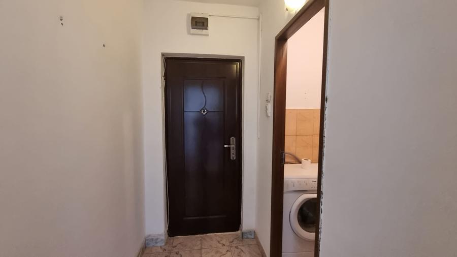 Apartament cu 2 camere semidecomandat în Micro 14
