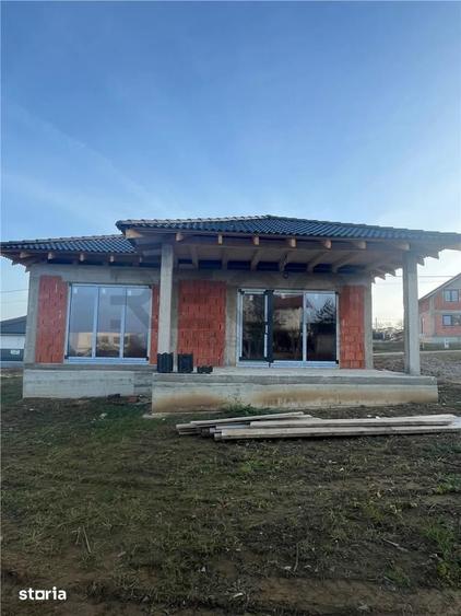 Casă cu 4 camere cu Teren 650 Mp în Oncea