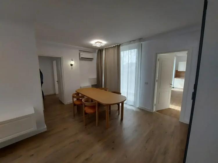 Apartament cu 4 camere decomandat, mobilat în Armeneasca