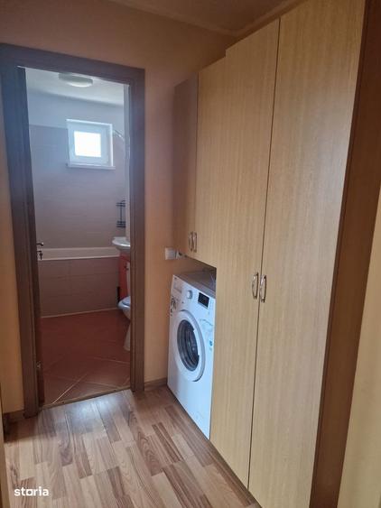 Apartament cu 2 camere semidecomandat, mobilat în Central