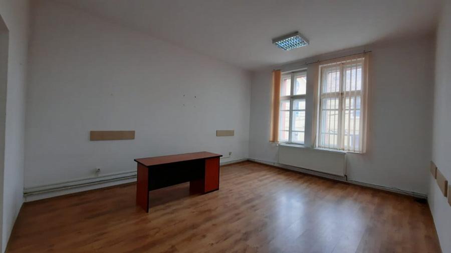 Spațiu comercial, de 27 mp, în Central