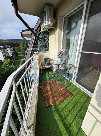 Apartament cu 3 camere semidecomandat, mobilat în Florești
